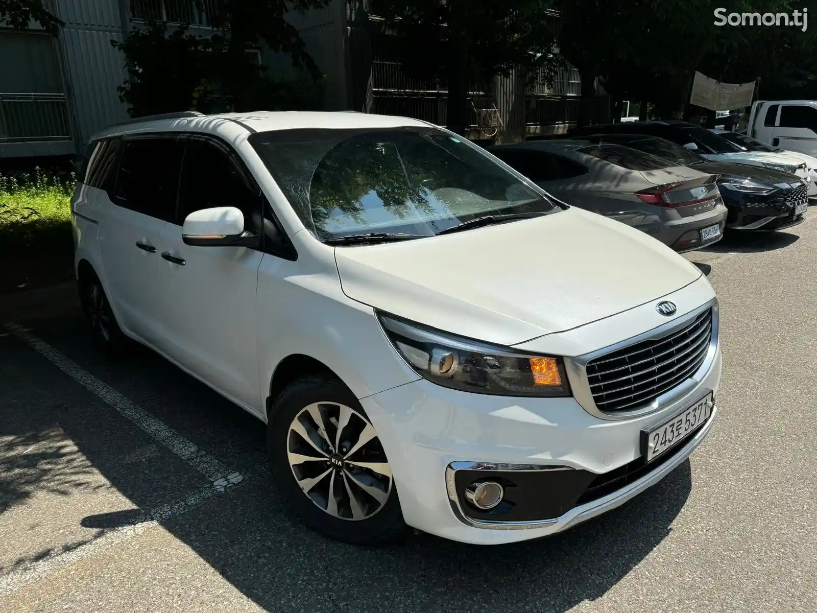 Kia Carnival, 2015-1