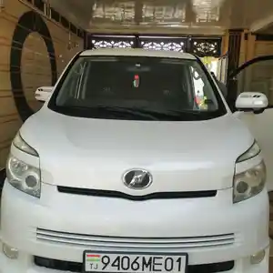 Toyota Voxy, 2007