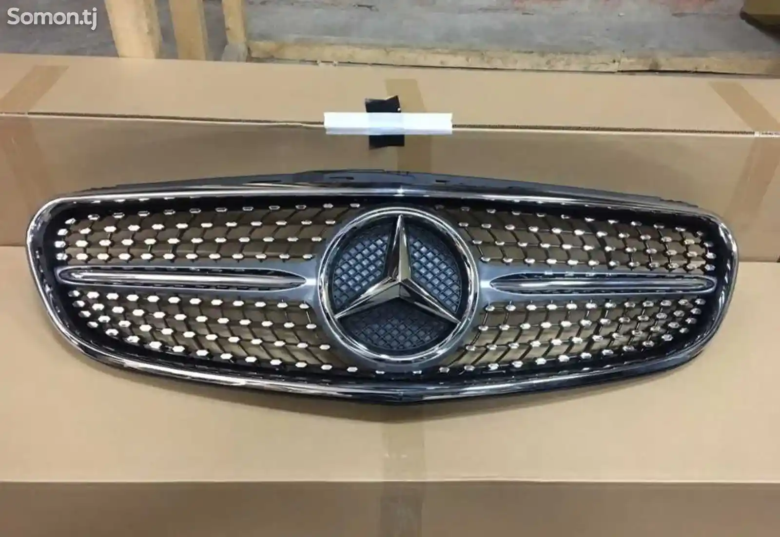 Решётка радиатора на Mercedes Benz-2