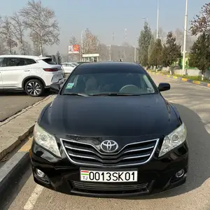 Toyota Camry, 2011