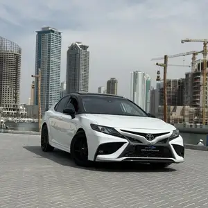 Toyota Camry, 2019