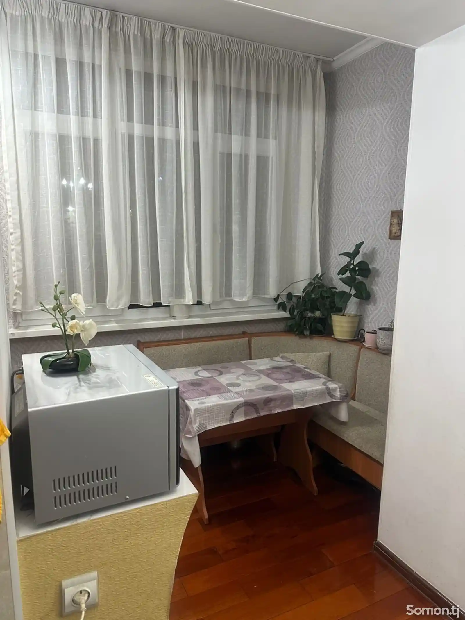 2-комн. квартира, 2 этаж, 60 м², 92 мкр Паспортный стол-6