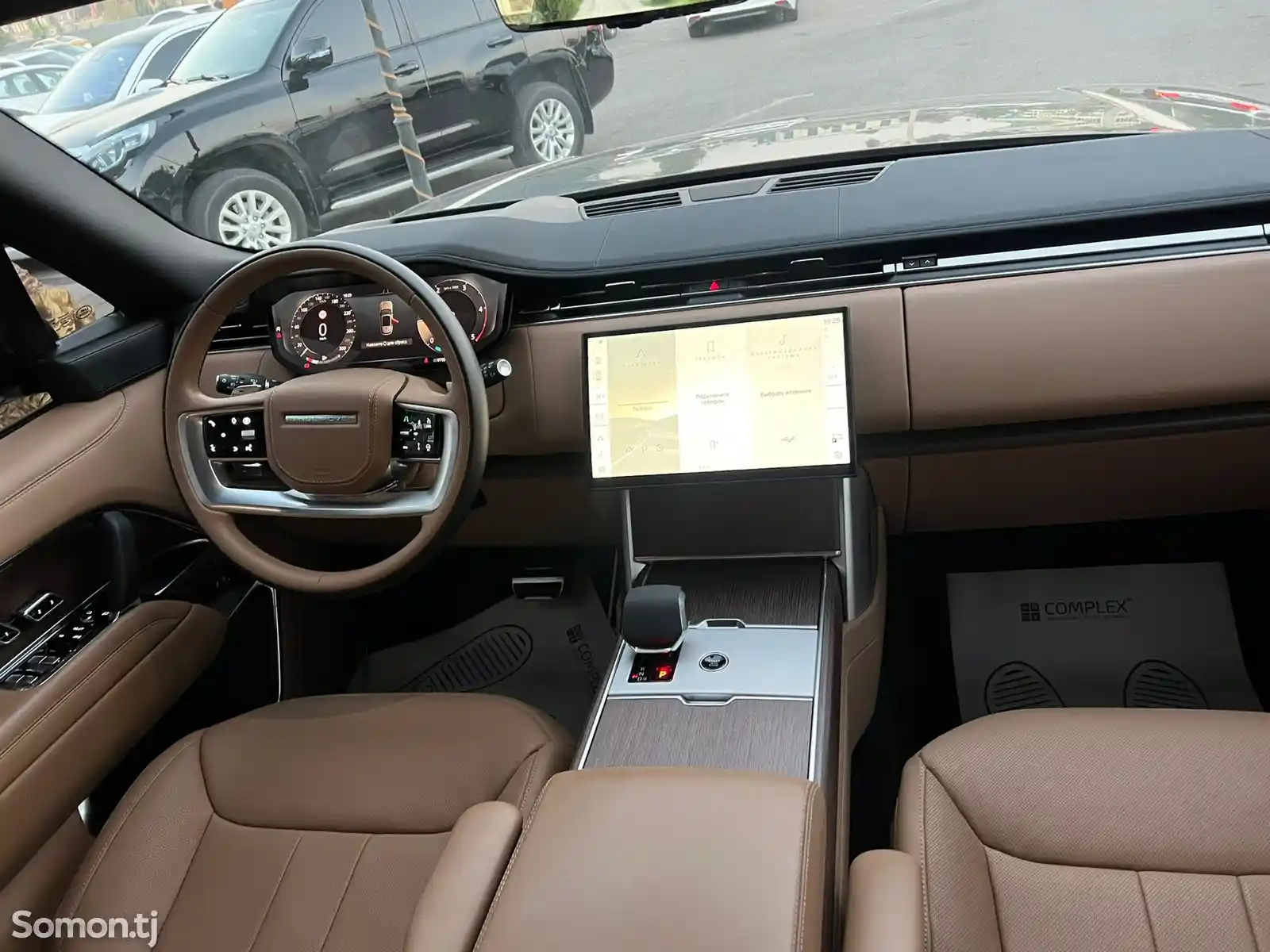 Land Rover Vogue, 2024-13