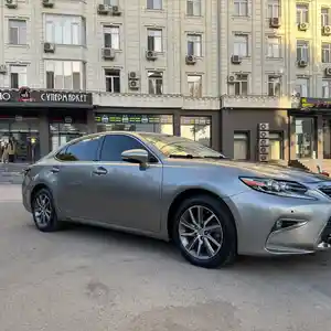 Lexus ES series, 2017