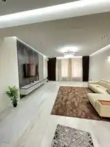 2-комн. квартира, 14 этаж, 121м², Сомони-5