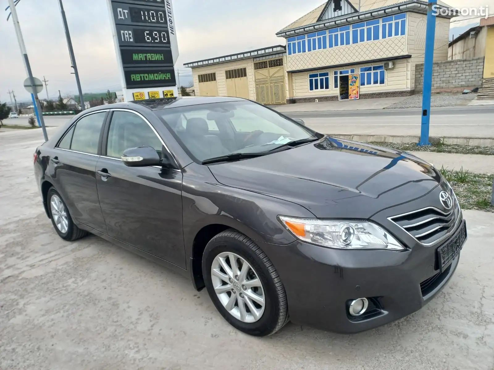 Toyota Camry, 2010-1