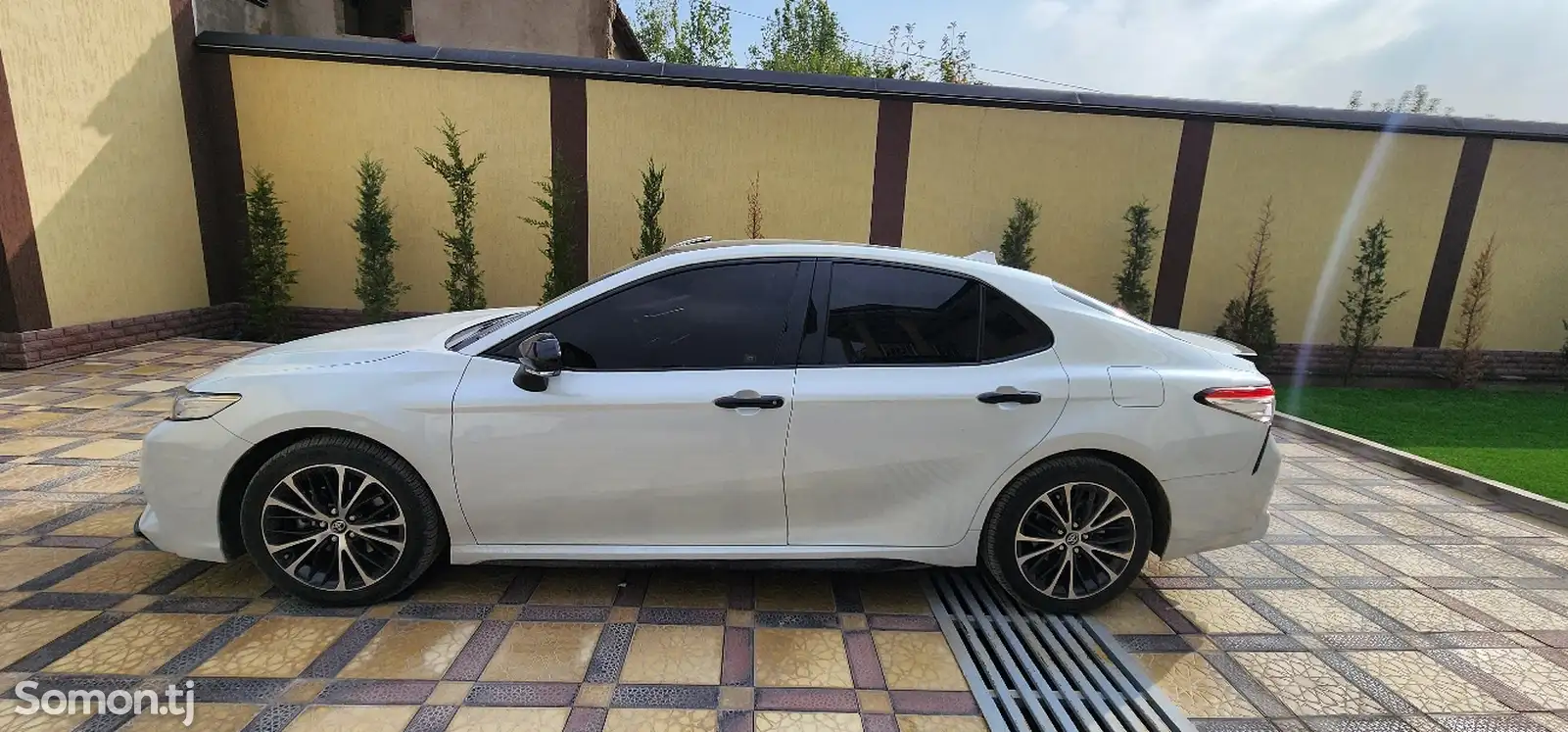 Toyota Camry, 2019-1