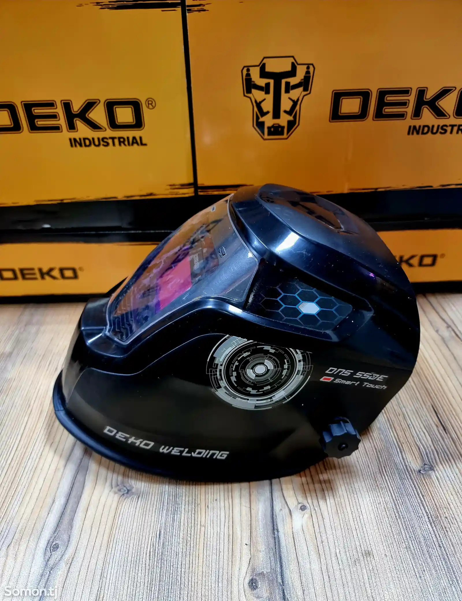 Сварочный шлем с автозатемнением Deko DNS550E-1