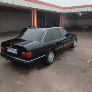 Mercedes-Benz W124, 1992