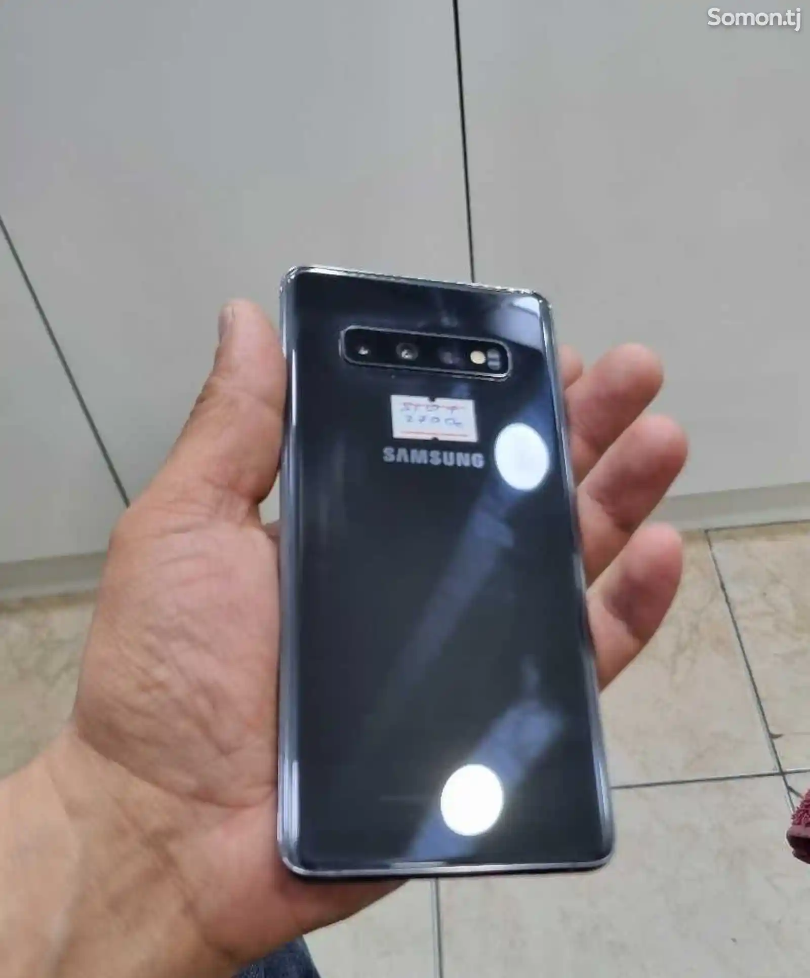 Samsung Galaxy S10 plus-1