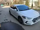 Hyundai Elantra, 2017-8