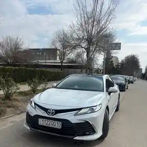 Toyota Camry, 2023