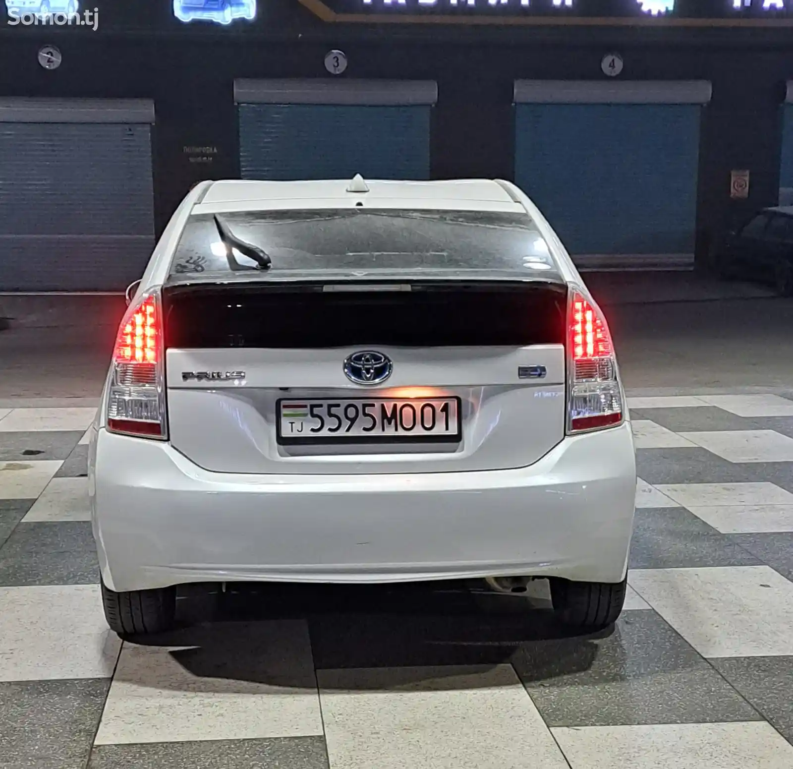 Toyota Prius, 2010-2