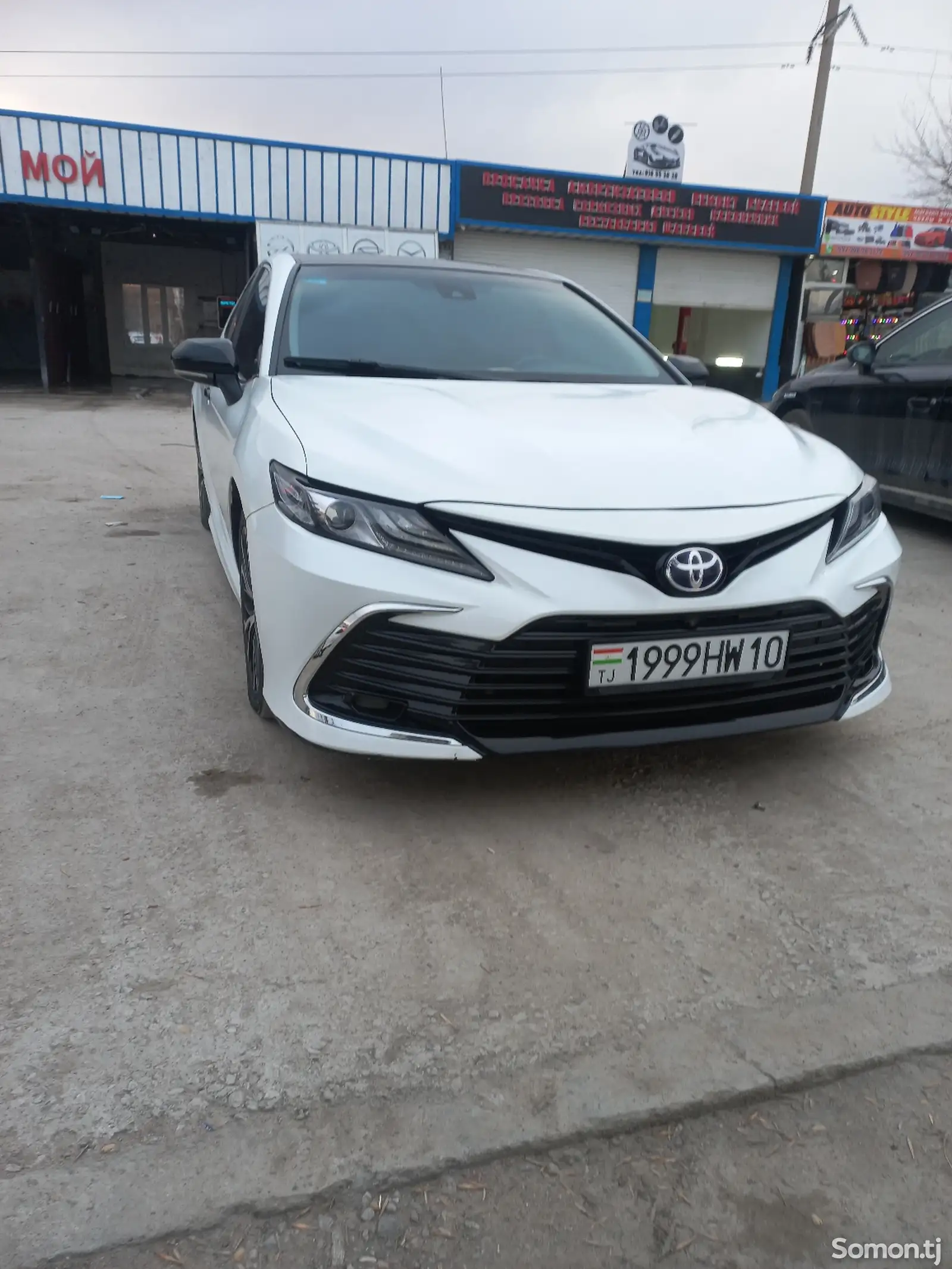 Toyota Camry, 2018-1