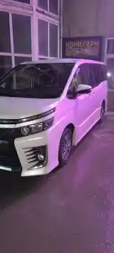 Toyota Voxy, 2015-2