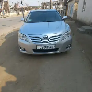 Toyota Camry, 2010