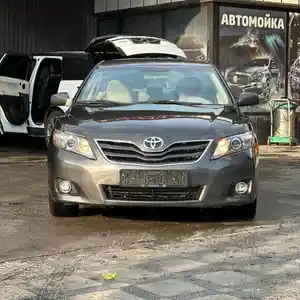 Toyota Camry, 2010