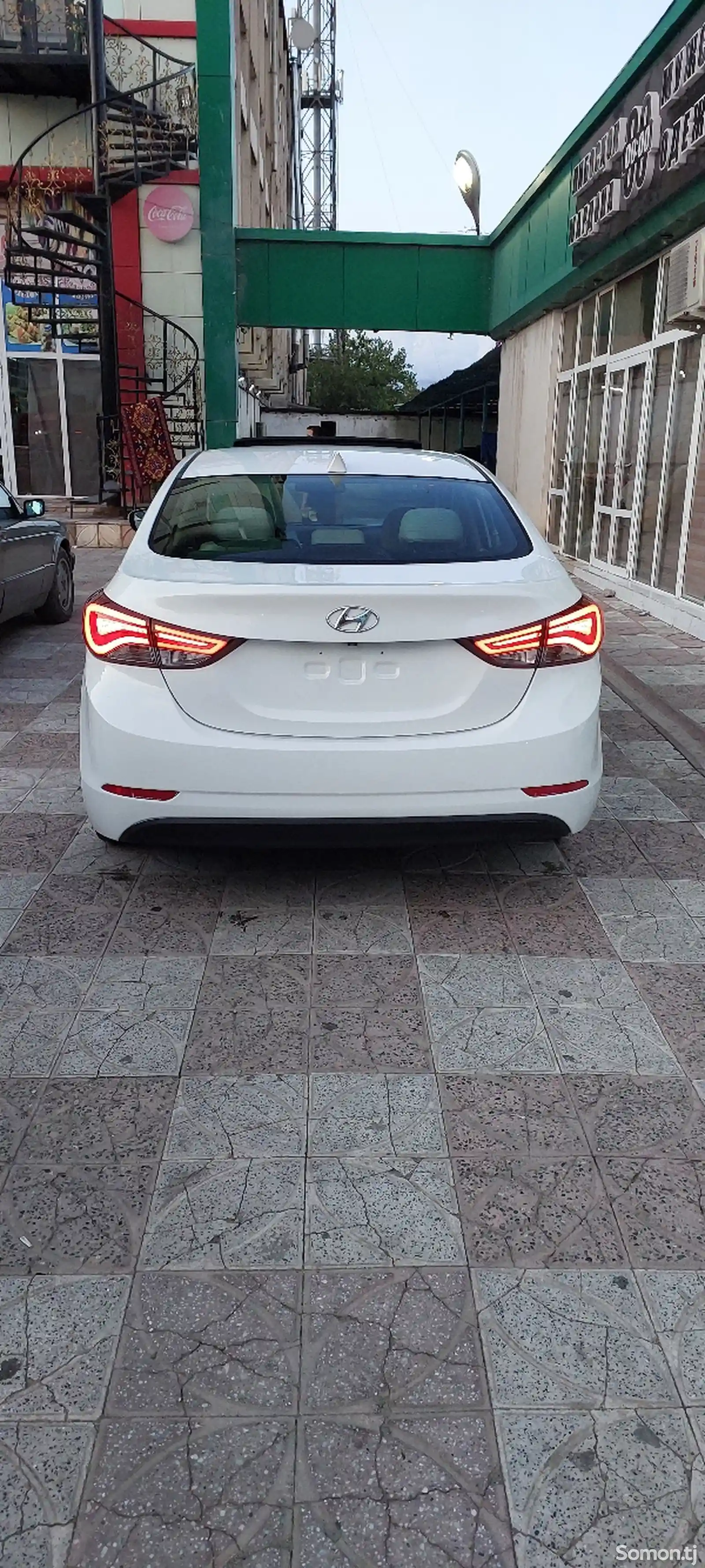 Hyundai Elantra, 2015-8
