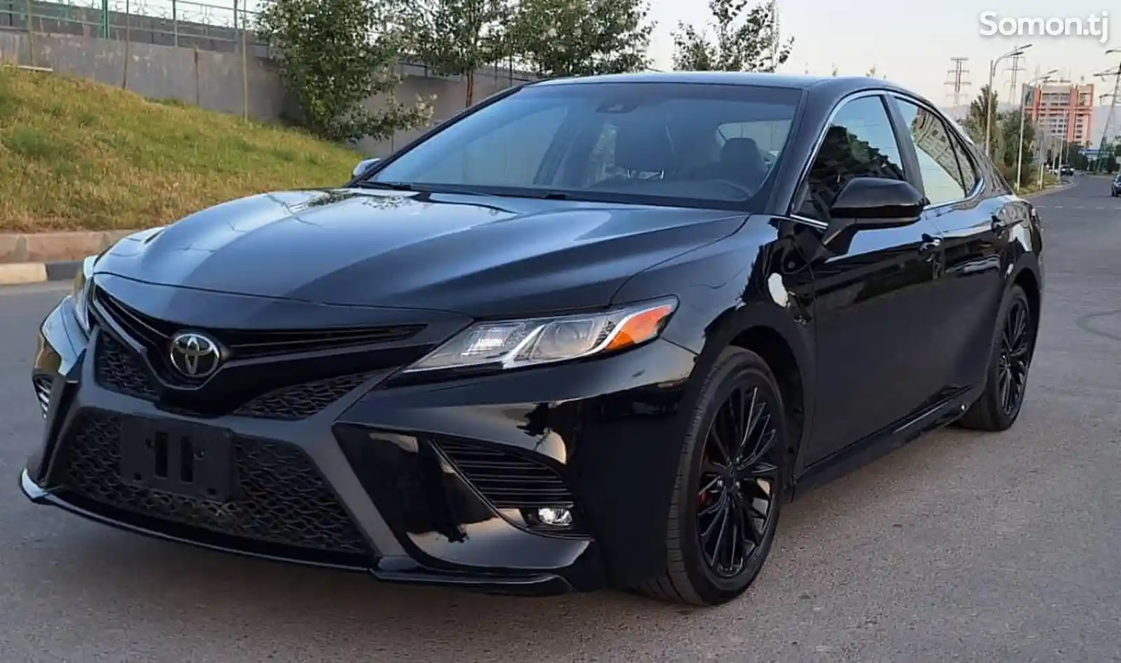 Toyota Camry, 2018-1