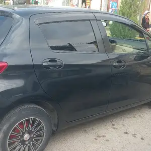 Toyota Vitz, 2014