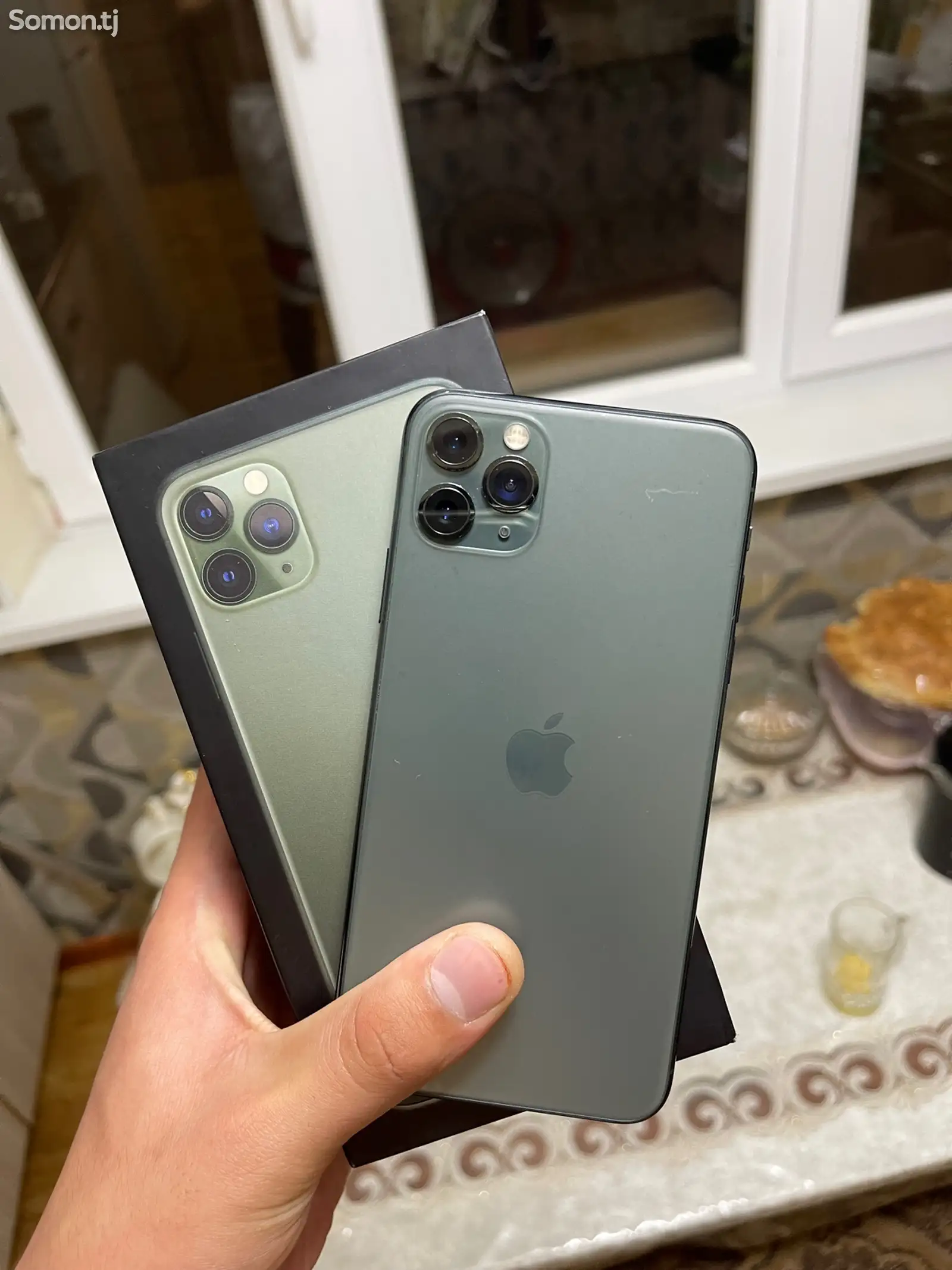 Apple iPhone 11 Pro Max-1