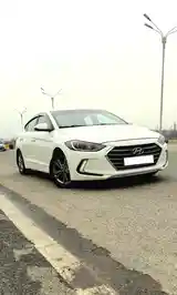 Hyundai Elantra, 2018-4