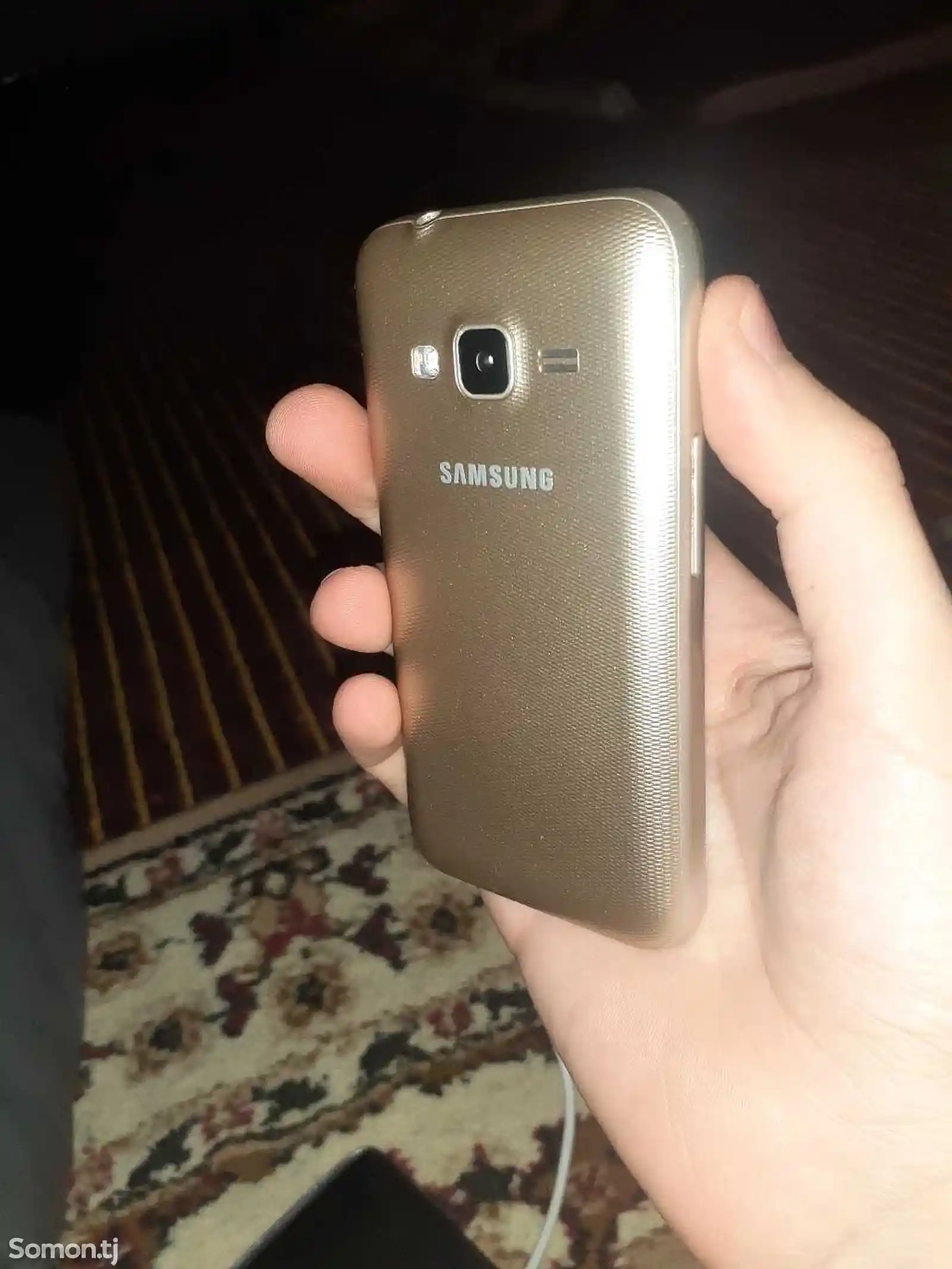 Samsung Galaxy J1 mini-2