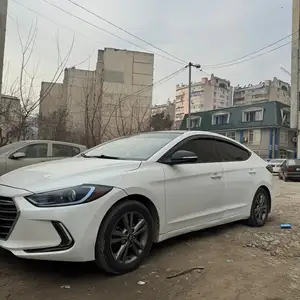 Hyundai Elantra, 2017