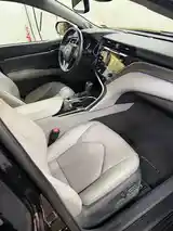 Toyota Camry, 2018-8