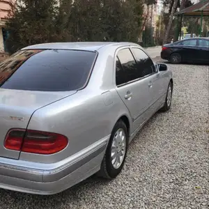 Mercedes-Benz E class, 2000