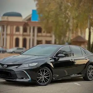 Toyota Camry, 2018