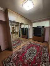 6-комн. квартира, 1 этаж, 240 м², 19 мкр-16