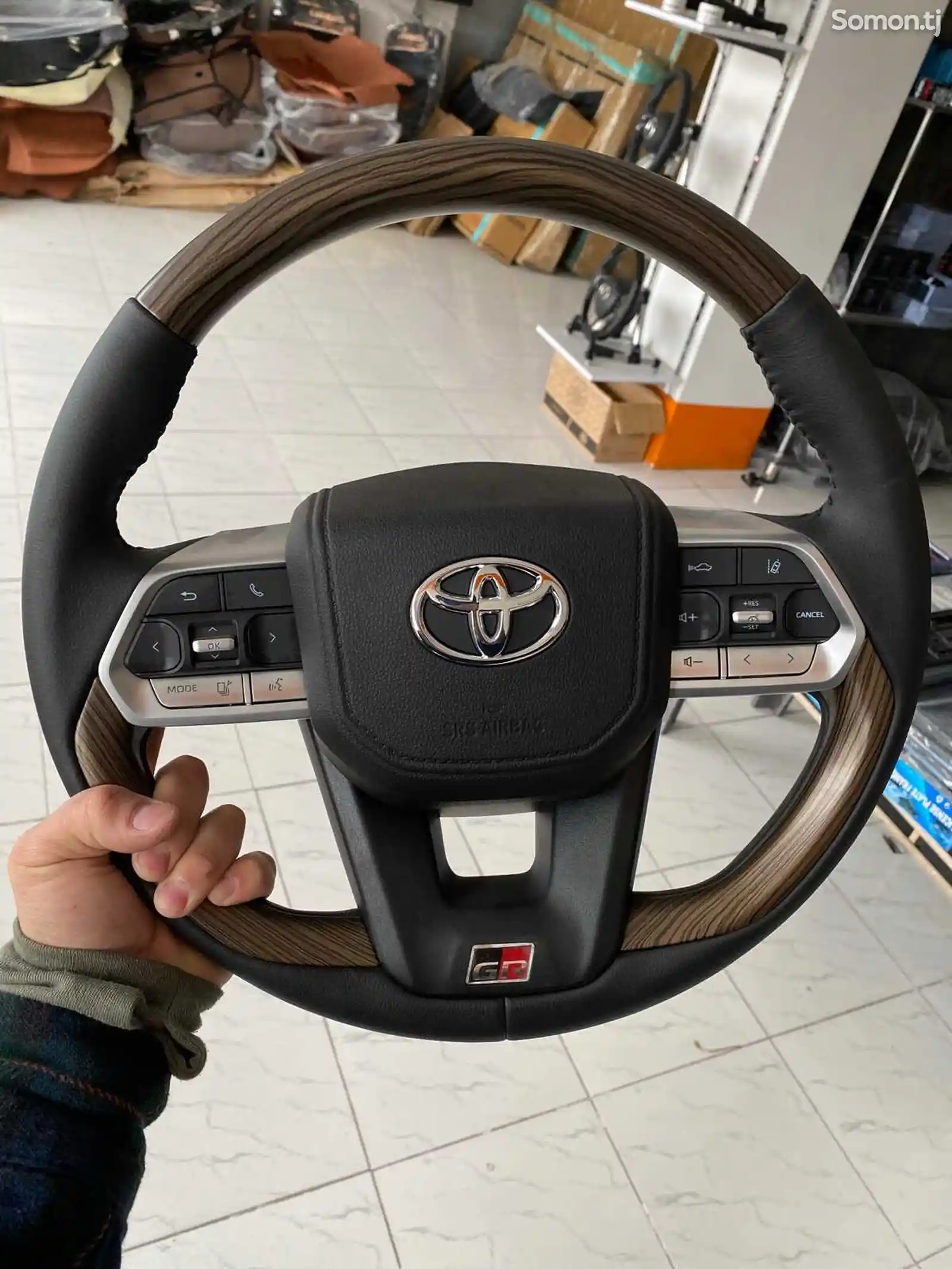 Руль от Toyota Land Cruiser 300-1