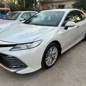 Toyota Camry, 2019