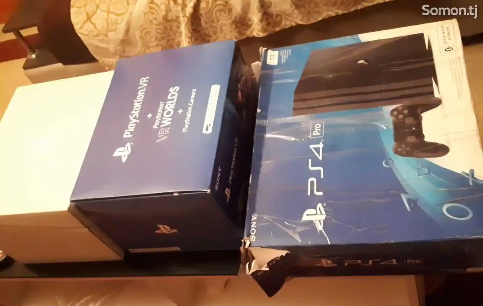Игровая приставка Sony PlayStation 4 Pro 2tb и sony VR шлем aim contro-8