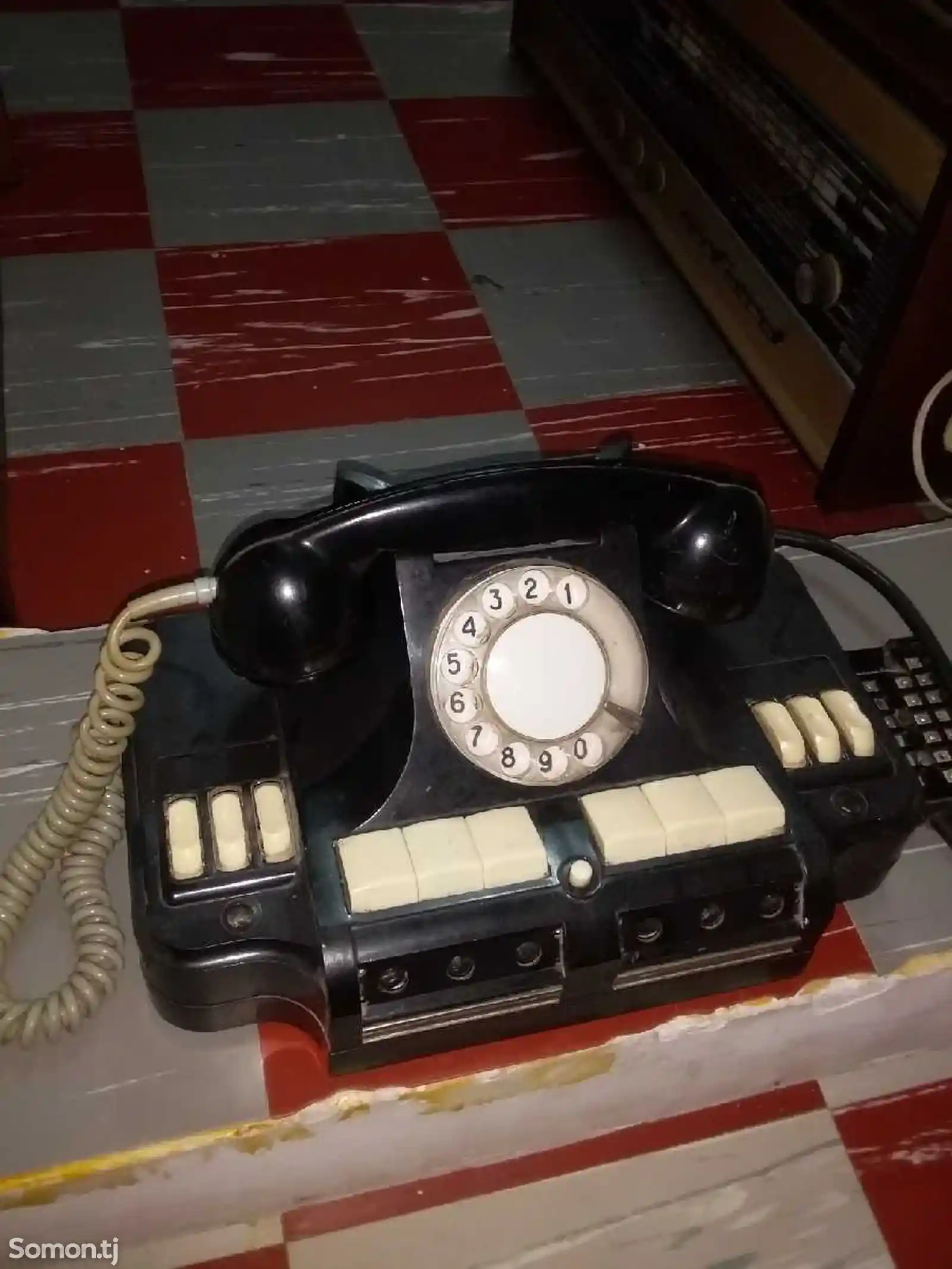 Телефон старинный-3