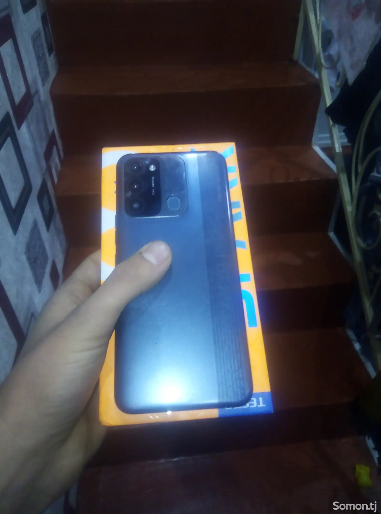 Tecno spark 8с, 64 gb-1