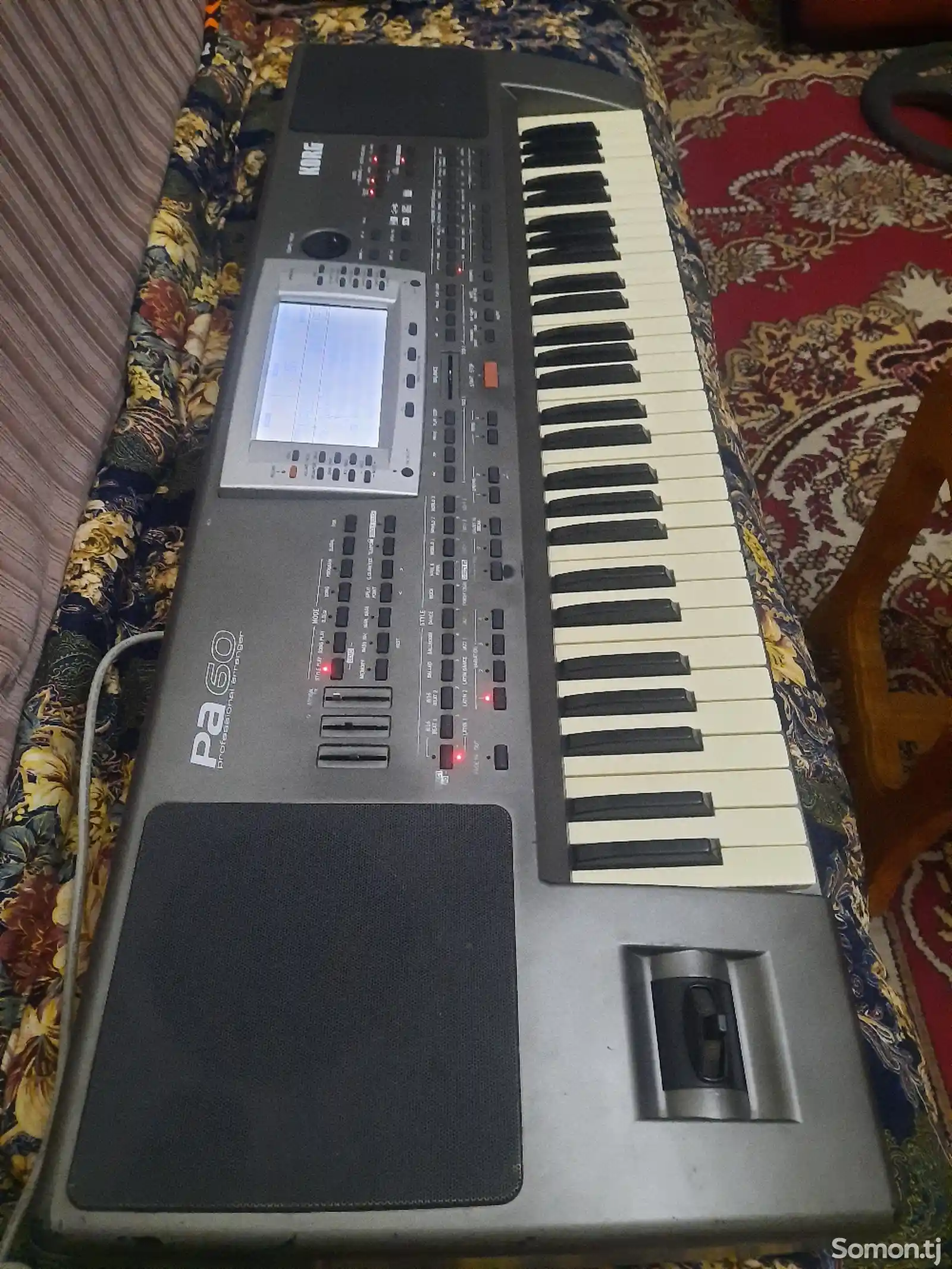 Синтезатор Korg pa60-1