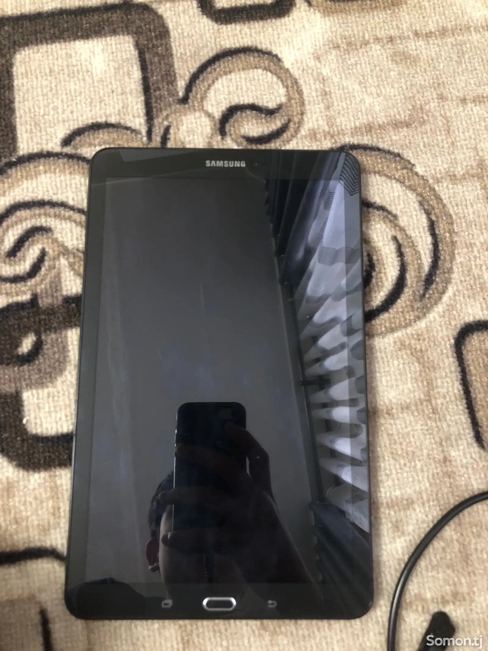 Планшет Samsung Galaxy tab E-1