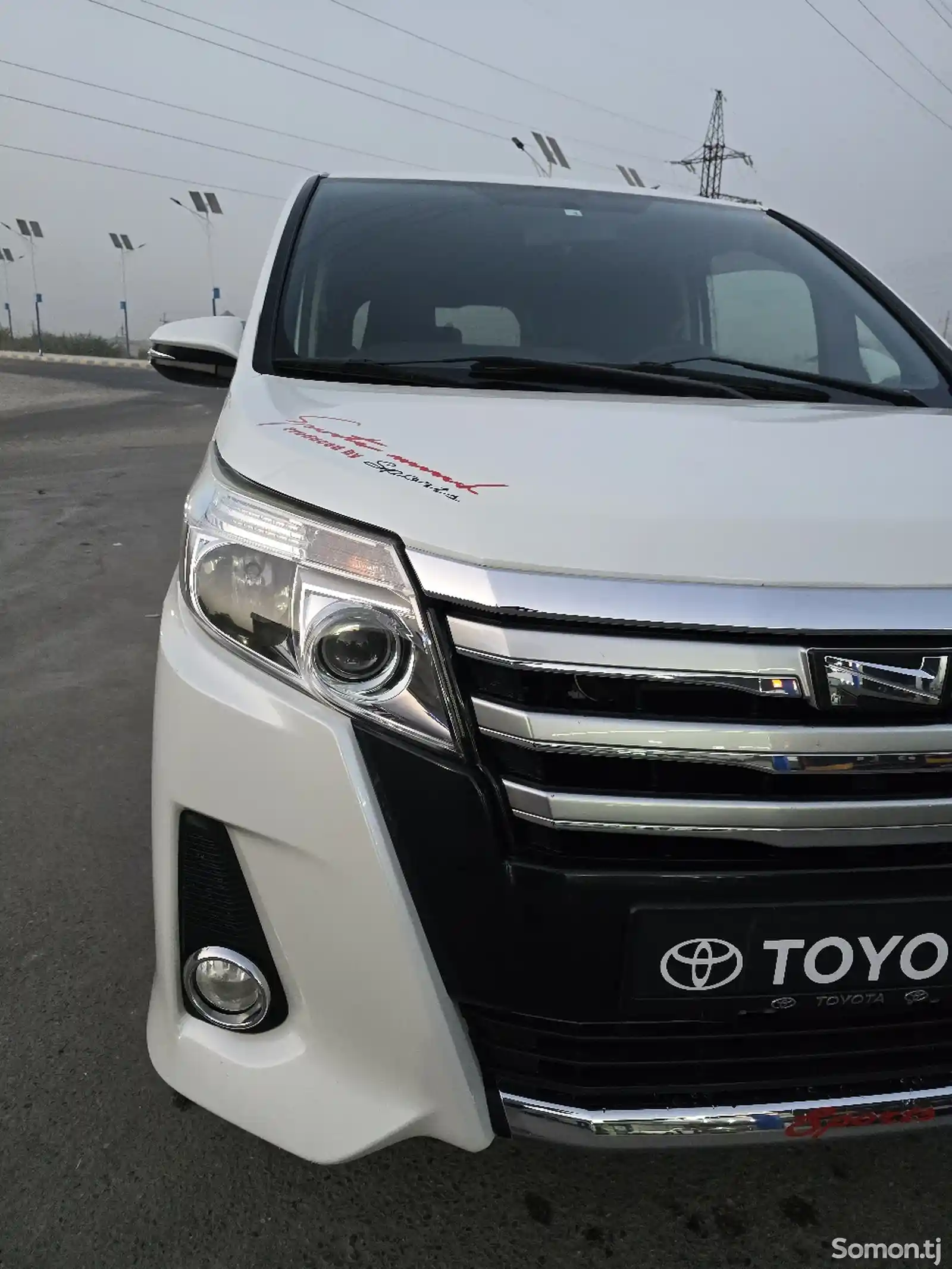 Toyota Voxy, 2014-5