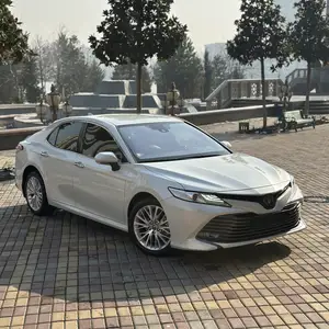 Toyota Camry, 2020