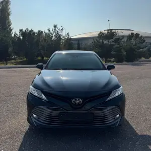 Toyota Camry, 2018