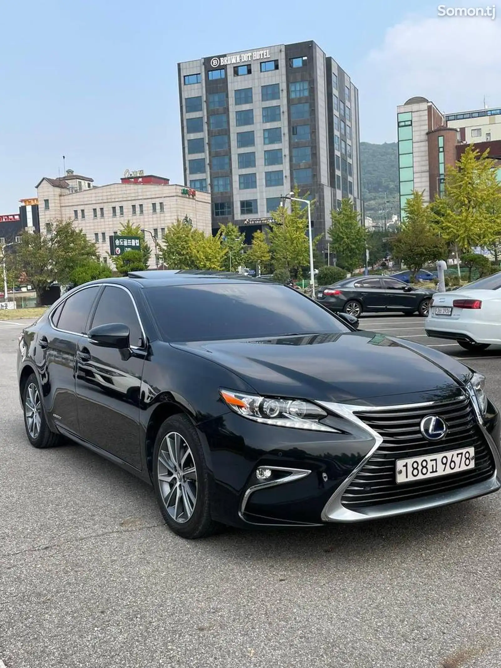 Lexus ES series, 2017-1