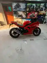 Мотоцикл Kawasaki red ninja-2