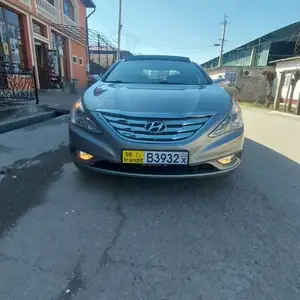 Hyundai Sonata, 2010