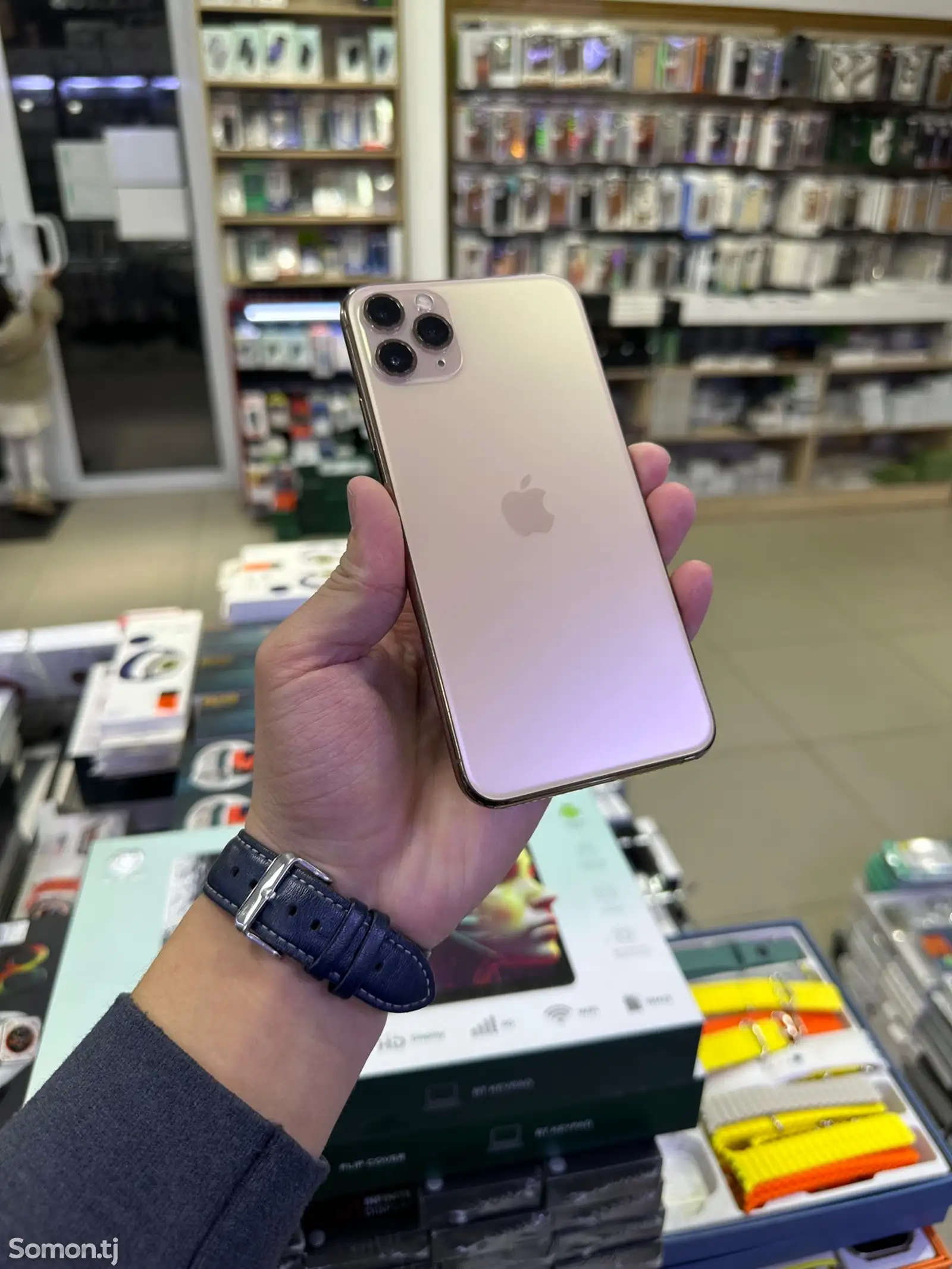 Apple iPhone 11 Pro Max, 256 gb, Gold-1