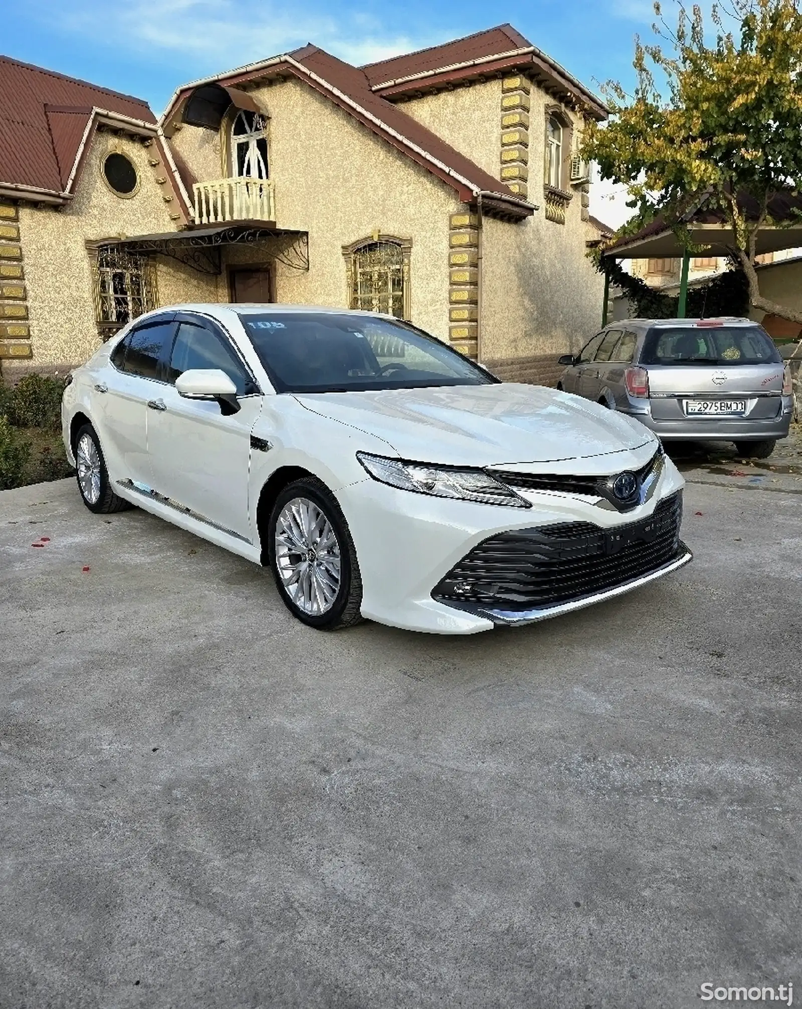 Toyota Camry, 2019-1