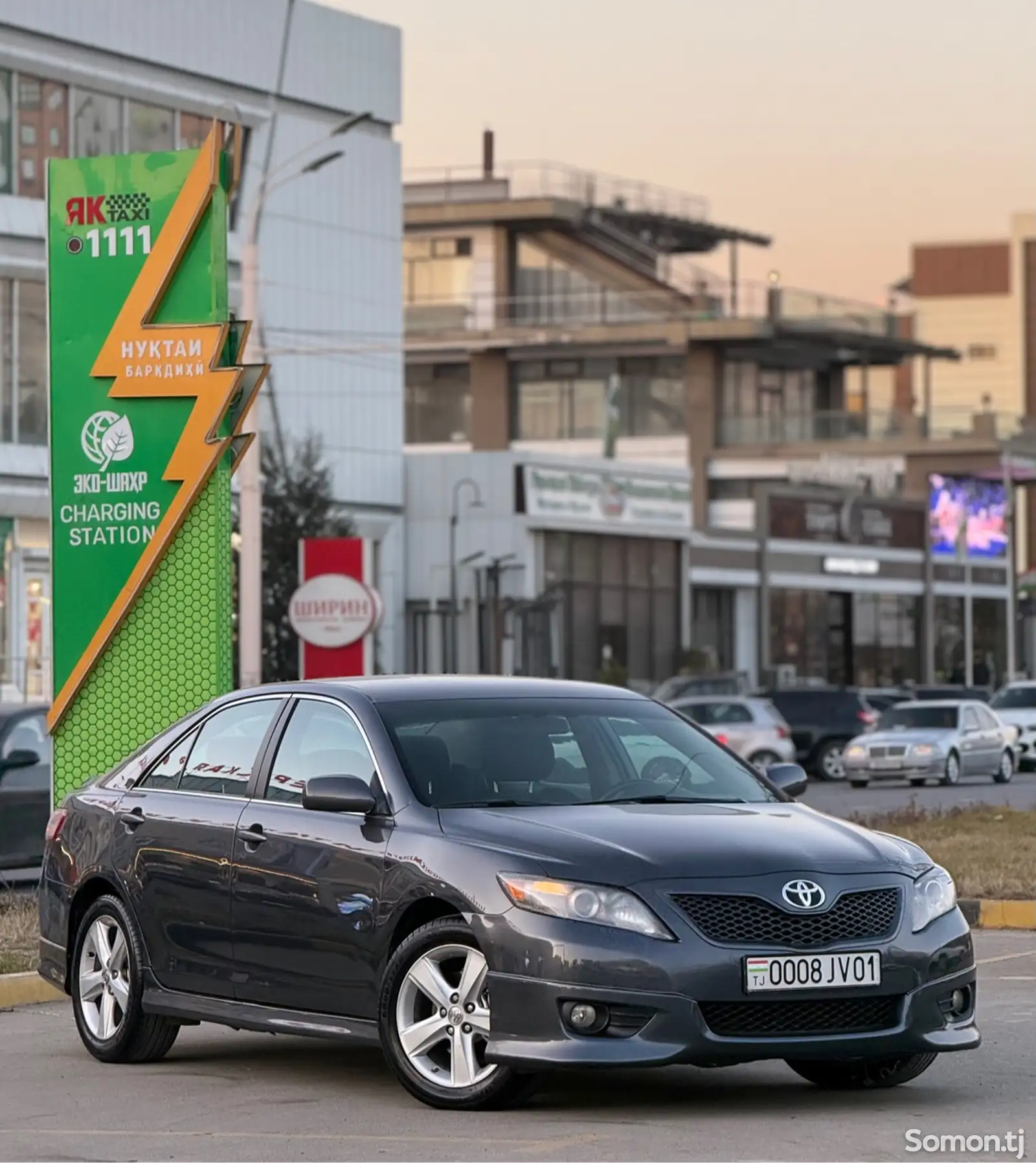 Toyota Camry, 2010-1