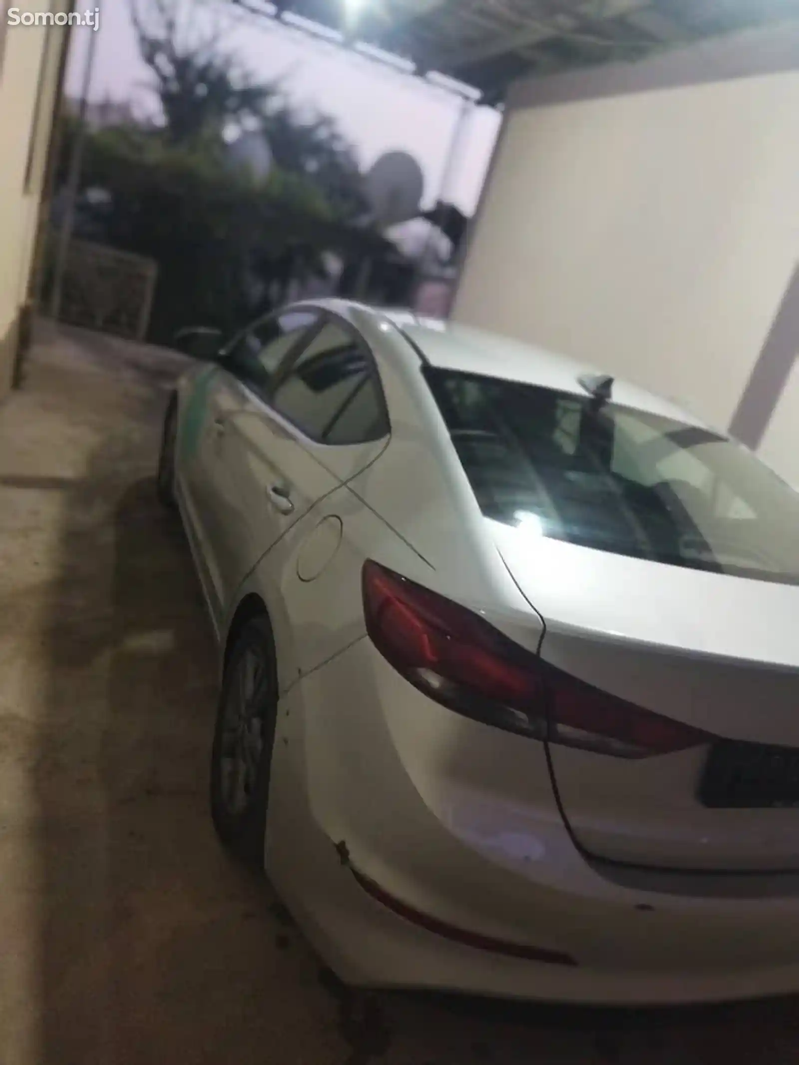 Hyundai Elantra, 2018-5