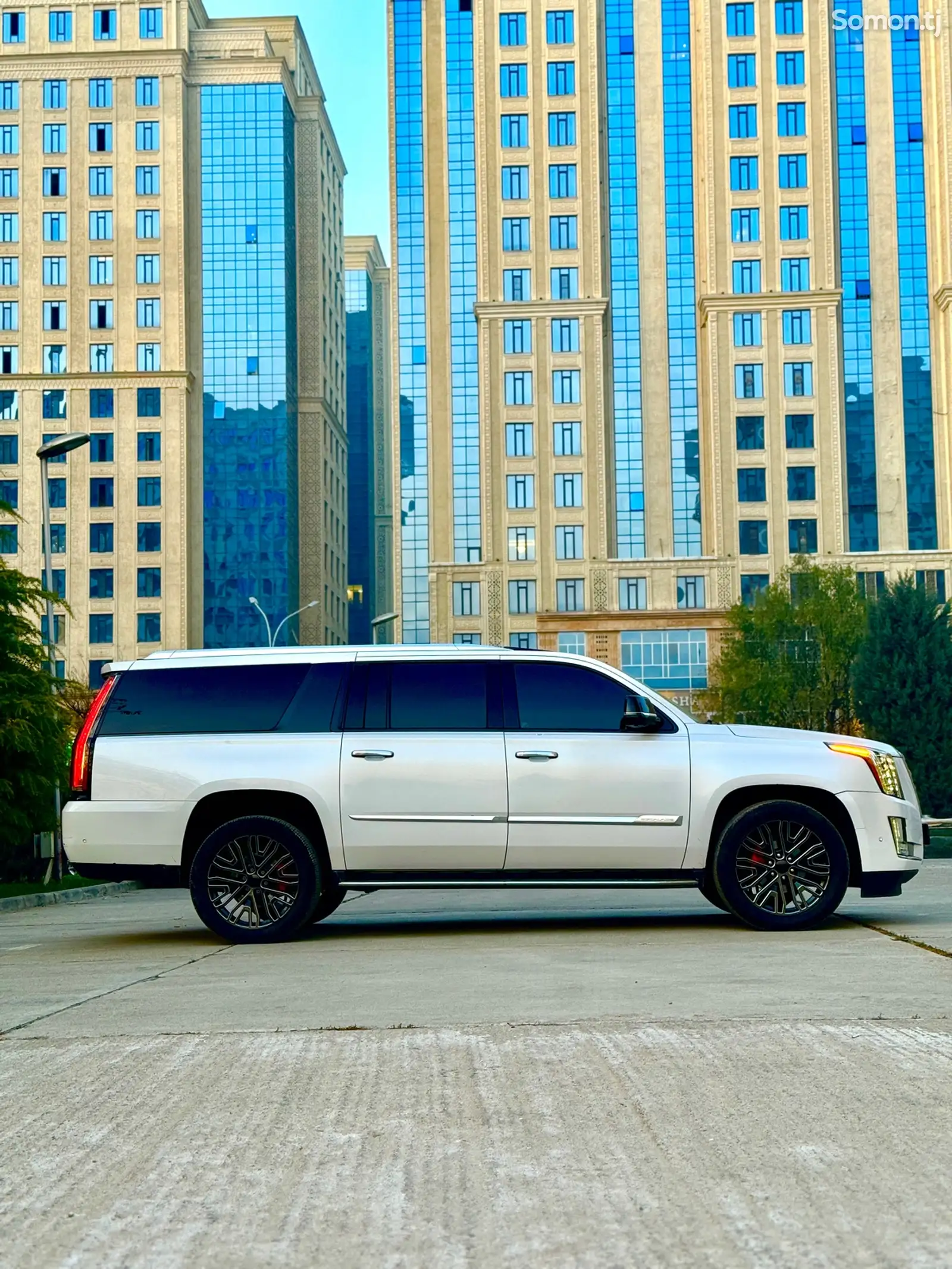 Cadillac Escalade, 2018-1